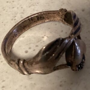 Vintage silver claddagh ring. Sz 8 or 9..